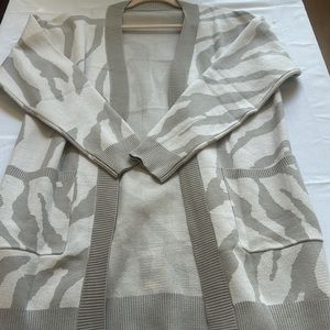 NWOT Cardigan Sweater Grey and White‎ Zebra Medium